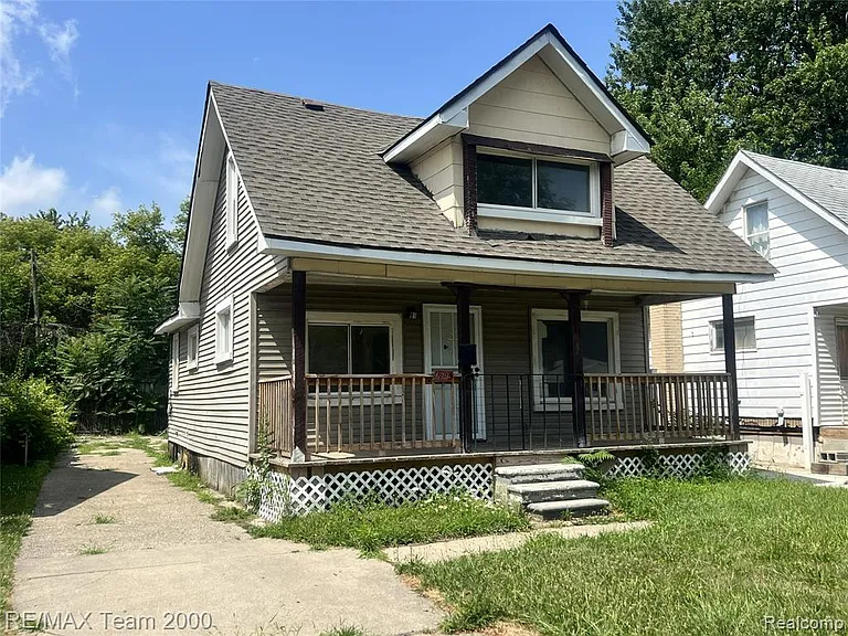 6895 Grandville Ave — Photo 2