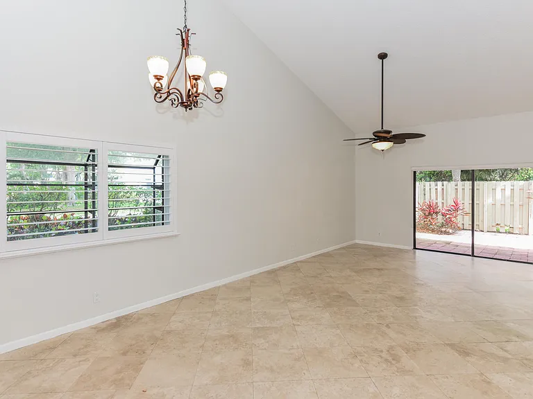 1400 NW 9th Ave #B-8 — Photo 11