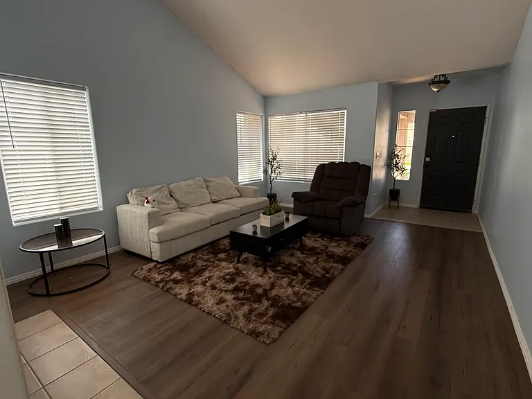 27211 Soprano St — Photo 5