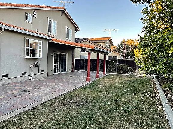 2nd image of 310 Laguna Dr