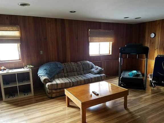 4th image of 919 Colleen Circle Dr