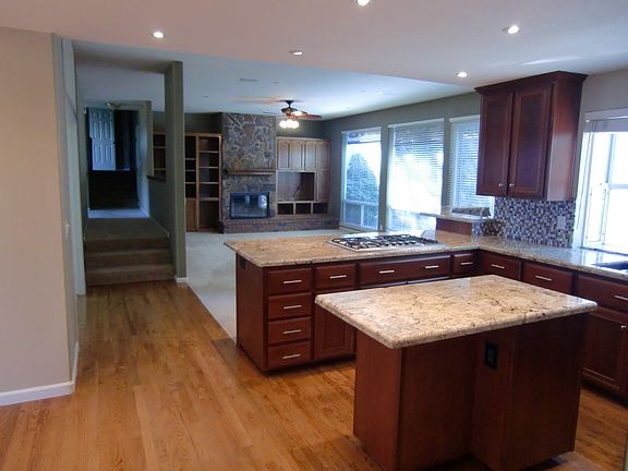 5th image of 2044 Moonstone Cir