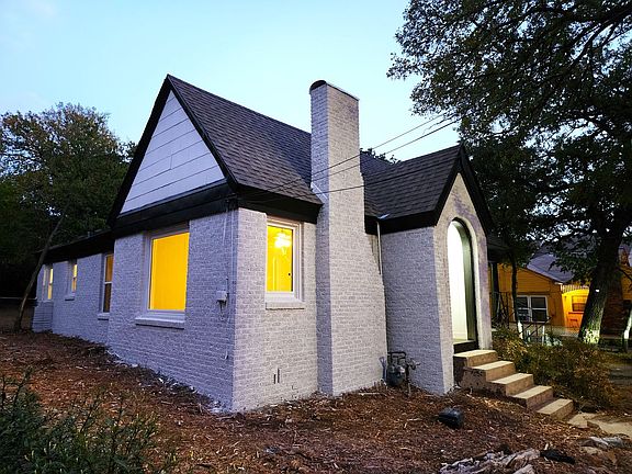 4th image of 2114 N Elm St