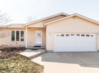 1214 University Dr, Dekalb, IL 60115