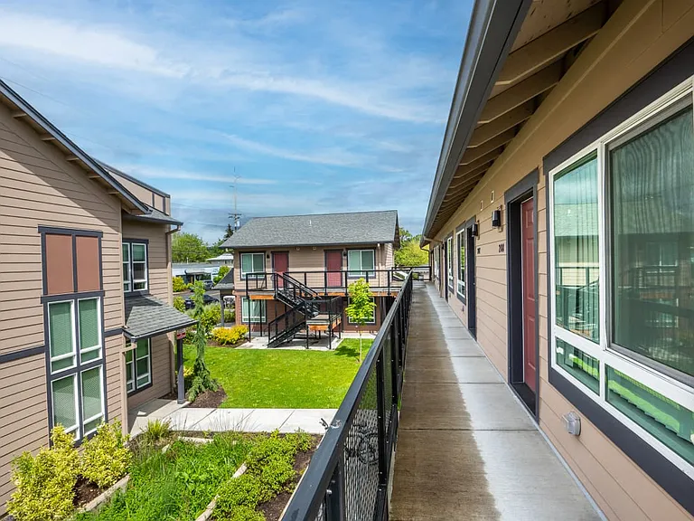 18th Street Apartments Exterior