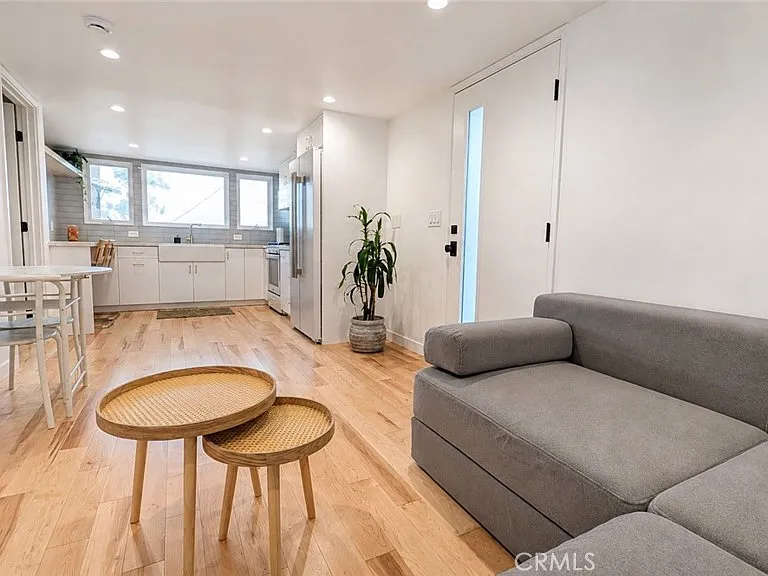 2338 Riverside Dr — Photo 1