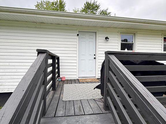 5th image of 1197 Straightstone Rd
