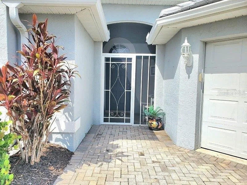 2 bed, 2.0 bath, 1278 sqft, $2,400 — Photo 3