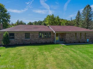 21655 Spears Rd, Pinckney, MI 48169