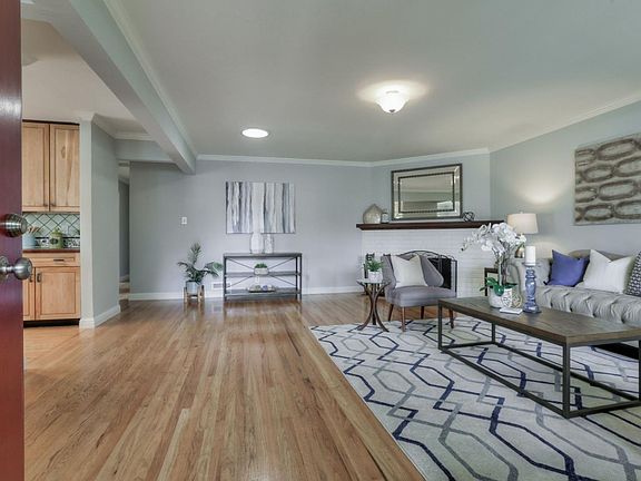 4th image of 1008 Sevier Ave