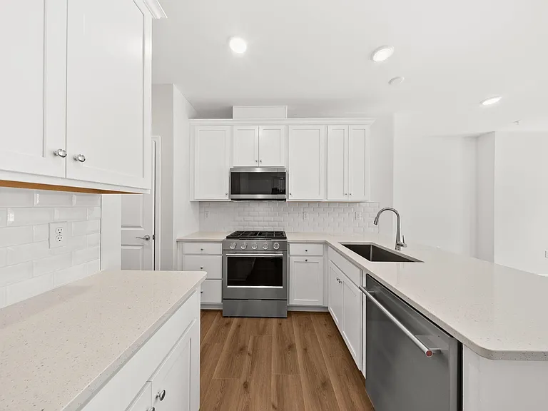 500 Willow St #505 — Photo 10