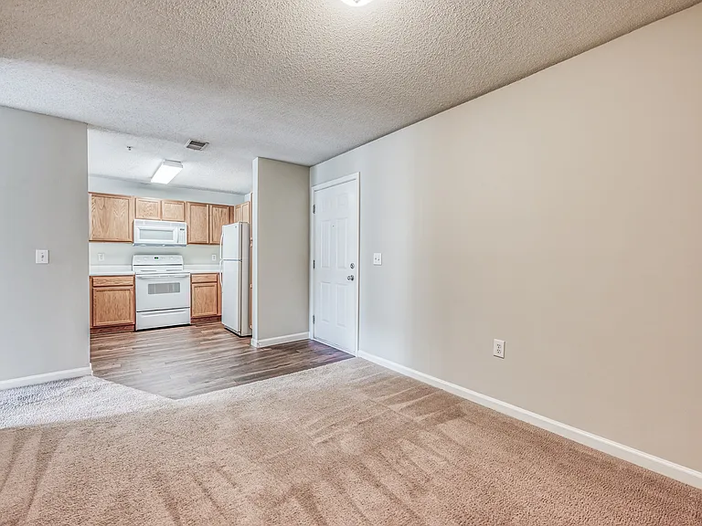 Ashton Park Apartments — Photo 42