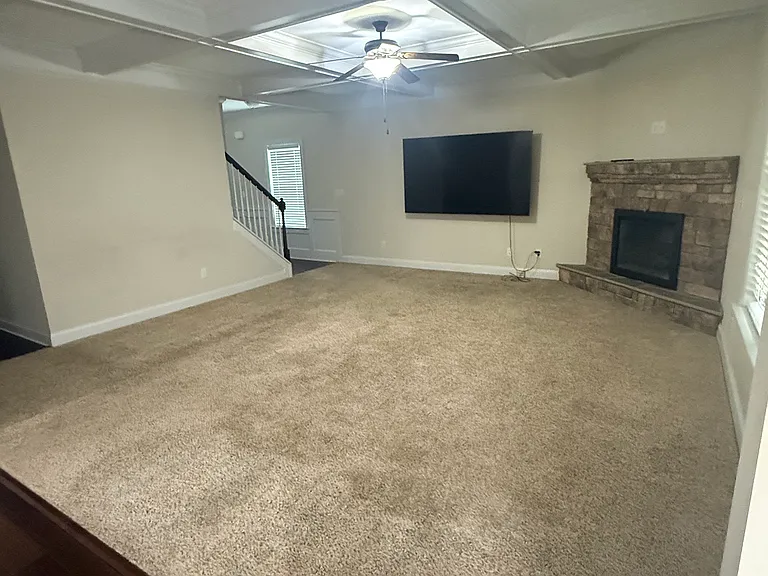 239 Tulip Dr — Photo 10