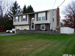 95 Woodgate Rd, Chittenango, NY 13037