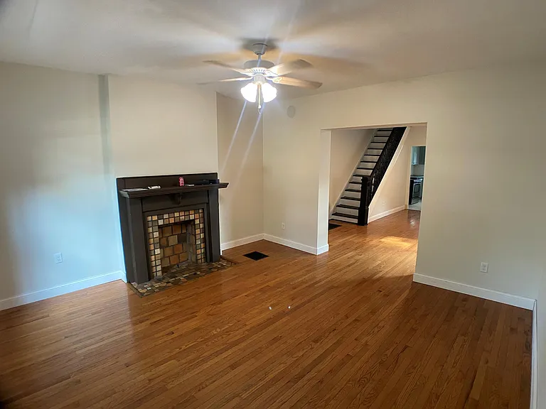 419 E Lane Ave — Photo 2