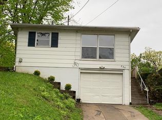 824 41st St, Rock Island, IL 61201