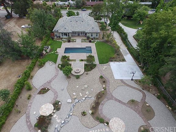 2nd image of 23431 Burbank Blvd