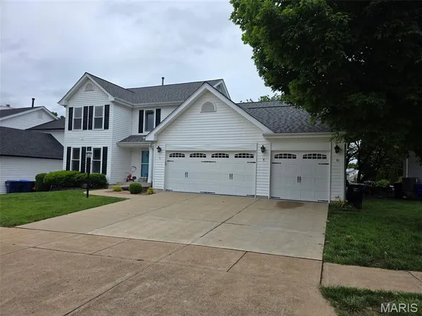 690 Summer Top Cir, Fenton, MO 63026