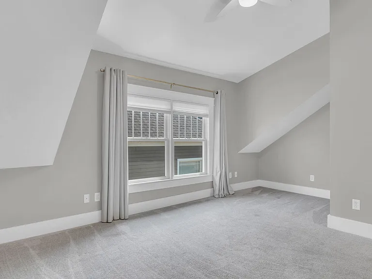 1814 Duncan Ave — Photo 6