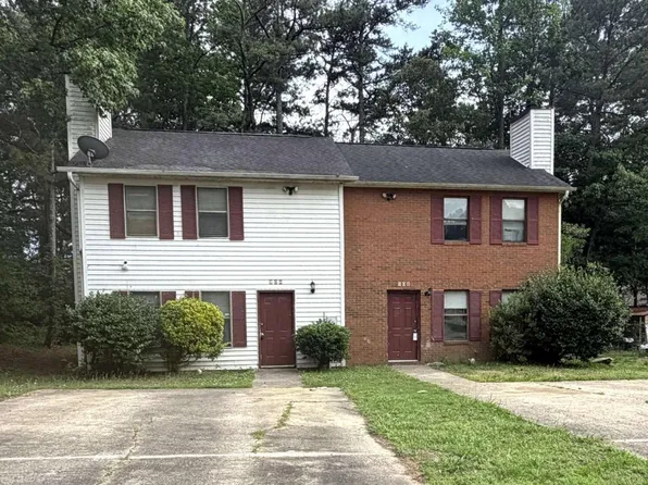 906 Silverwood Dr, Atlanta, GA 30349