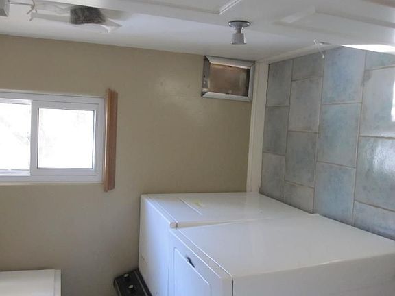 5th image of 23187 Brookside Rd