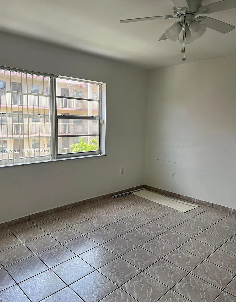 Lago Condo — Photo 1