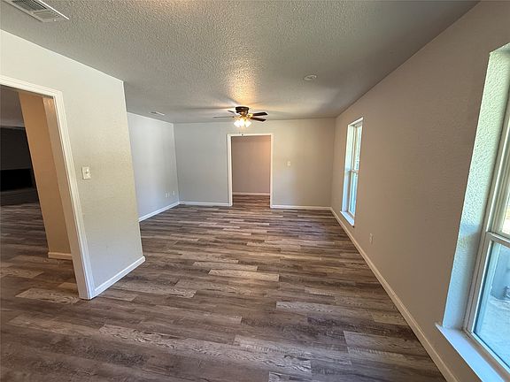3rd image of 5305 Westhaven Dr