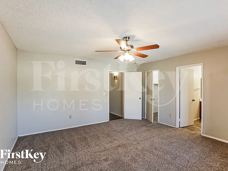 4656 W Townley Ave — Photo 10