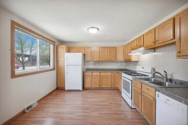 3228 Washington St — Photo 86