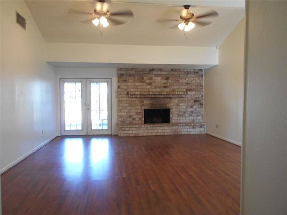 3rd image of 2749 Chimney Rock Dr