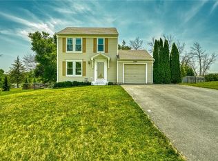 3304 Eagles Roost Ln, Macedon, NY 14502