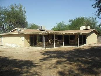 3rd image of 1941 Smoketree Dr