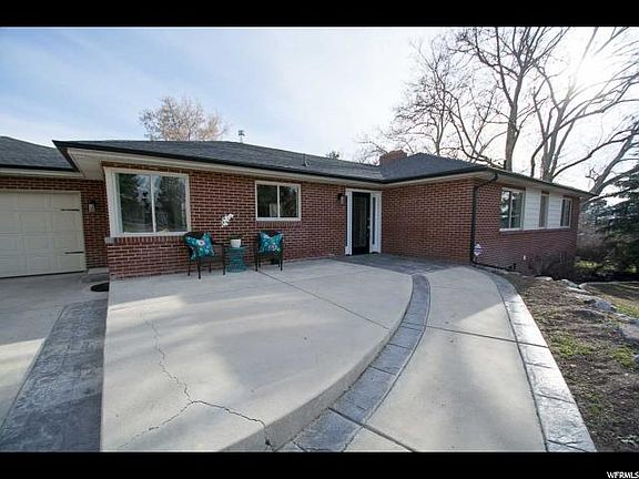 2nd image of 1742 E Oakridge Dr