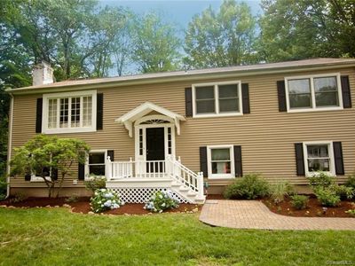 111 Betsys Ln, New Canaan, CT, 06840