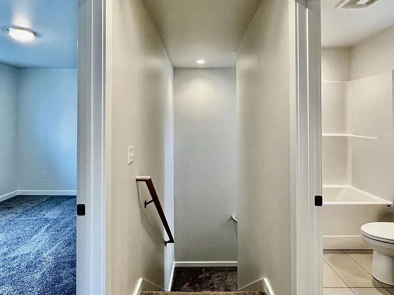 5526 Leiden Ln — Photo 33