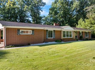 332 Fairlane Dr NE, Lenoir, NC 28645