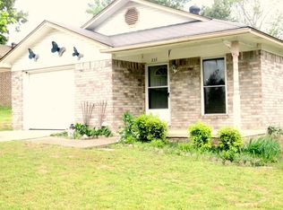 233 Sandstone Dr, Russellville, AR 72802
