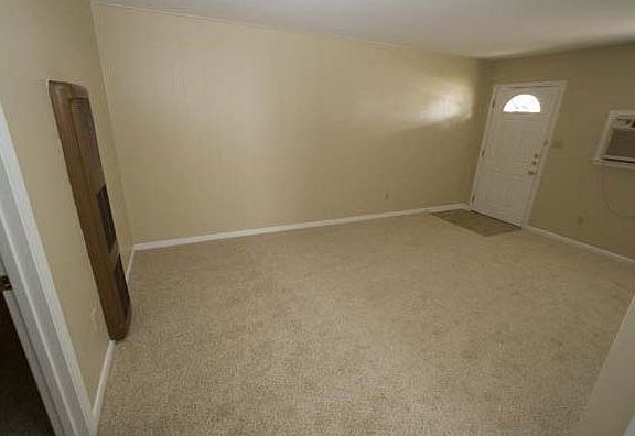 2nd image of 5511 Guadalupe St #101