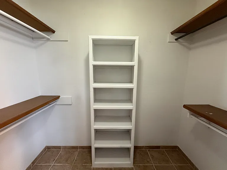 205 Fox Run Cir — Photo 13