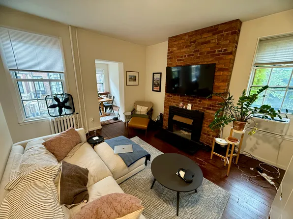 136 Myrtle St, Boston, MA 02114