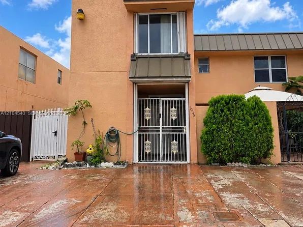 1064 W 42nd St #9, Hialeah, FL 33012