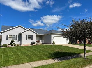 615 Hawthorn Dr, Dover, OH