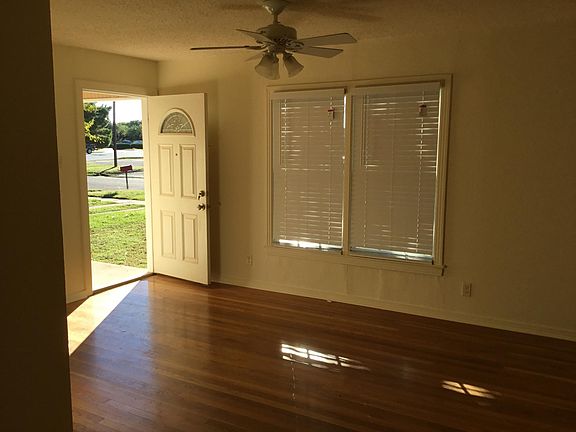 2nd image of 1373 Sunset Dr