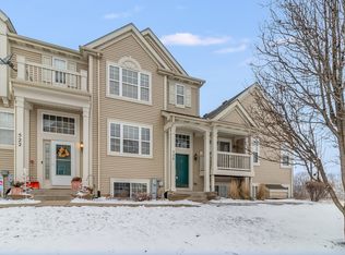 520 Lincoln Station Dr, Oswego, IL 60543