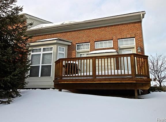 3rd image of 37669 Newburgh Park Cir