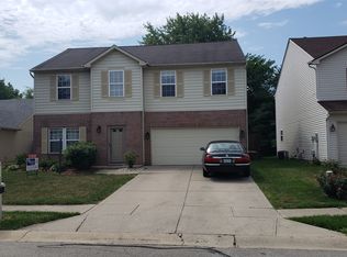 10903 Roundtree Rd, Fishers, IN 46038