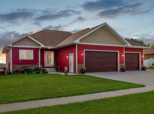 243 Blue Bell Cir, Brookings, SD 57006