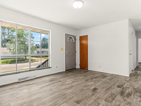 4th image of 2282 Knollaire Dr
