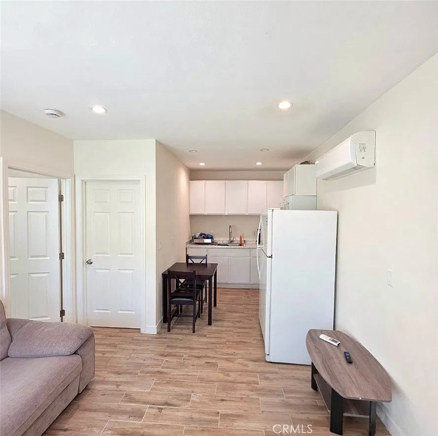 1 bed, 454 sqft, $2,000 — Photo 3