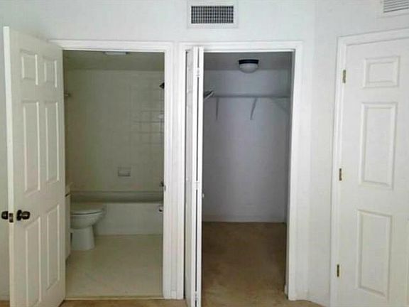 5th image of 970 NE 34th Ave Unit 202